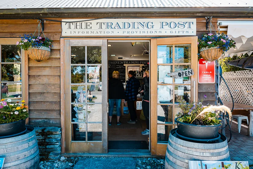 The Trading Post Glenorchy Cafe and Souvenirs